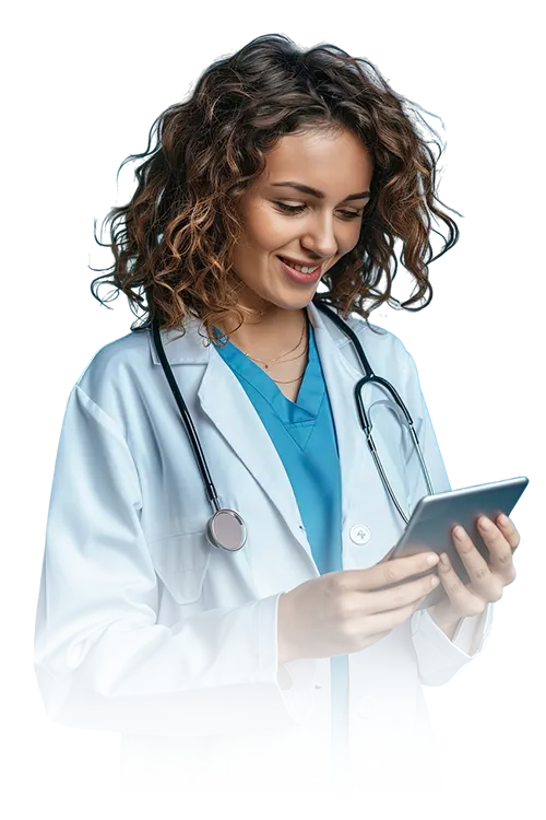 Médica olhando o tablet da CityCare